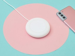 Беспроводное зарядное устройство со встроенным кабелем 2-в-1 "Disc", белый